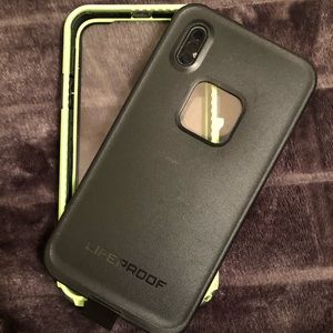 iPhone X lifeproof phone case black